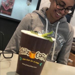 Meet your Posher, Jocelyn